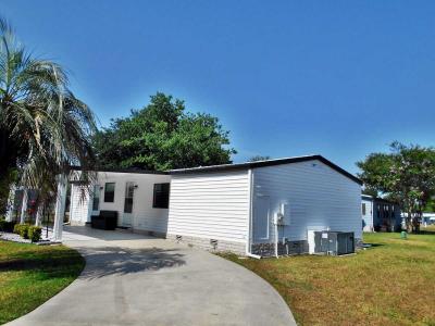 Photo 4 of 61 of home located at 1900 Jasper Place Ocala, FL 34472