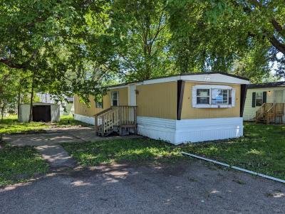 Mobile Home at 87 Country Elms Est. Galesburg, IL 61401