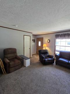 Photo 4 of 16 of home located at 323 Cranberry Beach Blvd White Lake, MI 48386