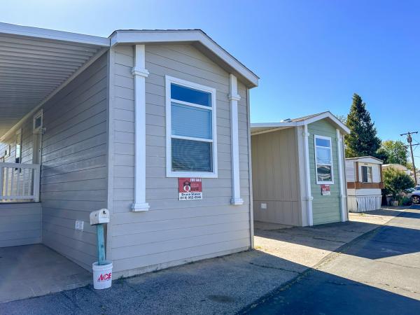 2023 Fleetwood 220CL12482L Mobile Home