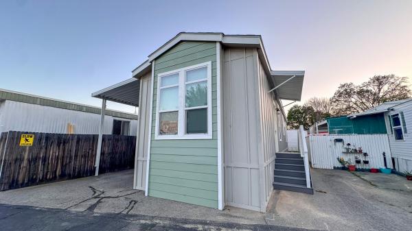 2023 Fleetwood Mobile Home For Rent