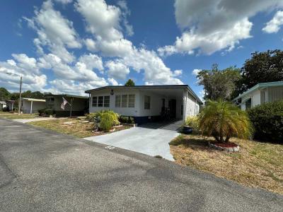 Photo 3 of 32 of home located at 15130 Timber Village Rd Lot80 Groveland, FL 34736