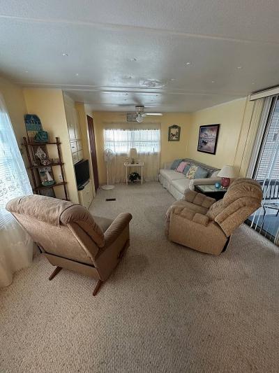 Photo 4 of 14 of home located at 918 Reed Canal Rd South Daytona, FL 32119