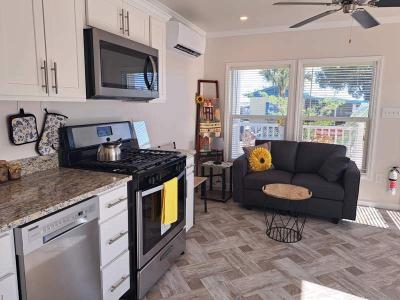 Photo 3 of 15 of home located at 39515 Rabbit Run Rv#11 Zephyrhills, FL 33542