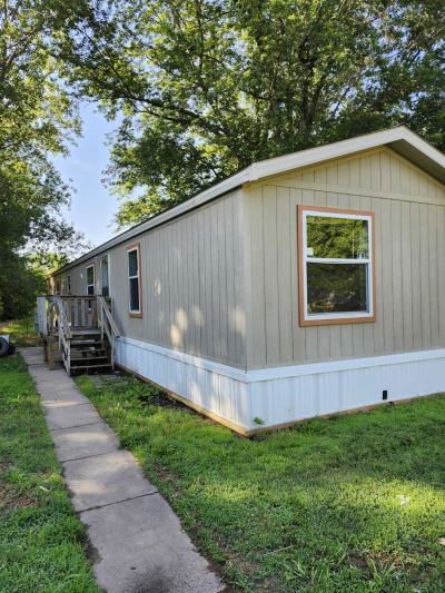 Mobile Home at 620 Country Club Rd Lot F9 Pratt, KS 67124