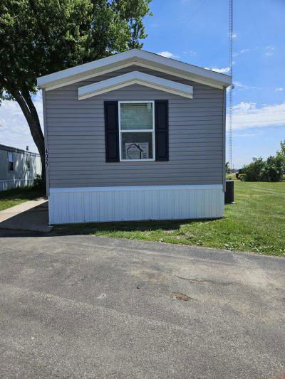 Mobile Home at 4027 Bobolink Lane Hiawatha, IA 52233