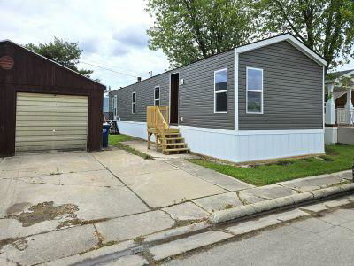 Mobile Home at 1331 Bellevue St  Lot 33 Green Bay, WI 54302