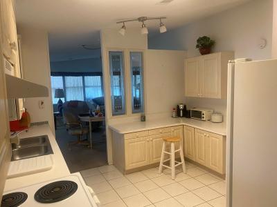 Photo 5 of 13 of home located at 204 Montauk Ct Auburndale, FL 33823