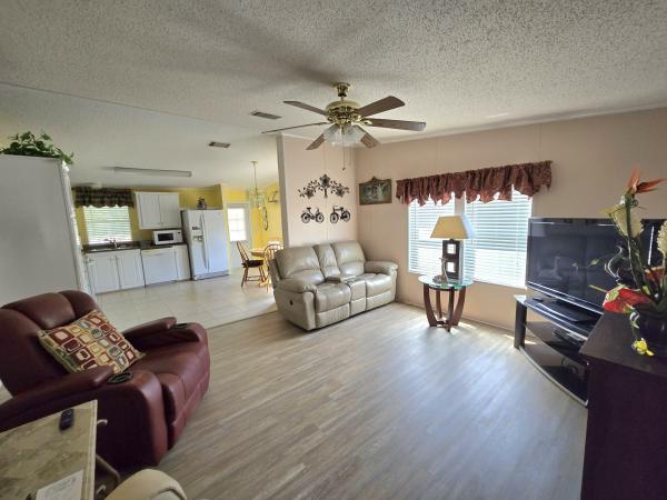 1993 Chandeleur Homes CH14241A/B Mobile Home