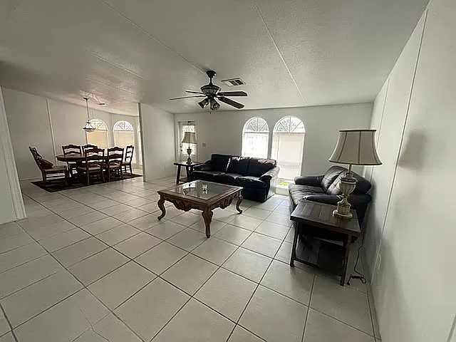 Photo 5 of 8 of home located at 530 Sunset Ridge Loop Davenport, FL 33897