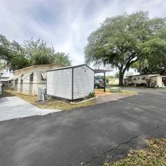 Photo 3 of 23 of home located at 34408 State Road 54 Lot #61 Zephyrhills, FL 33543