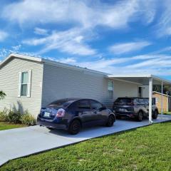 Photo 1 of 8 of home located at 1335 Autunm Dr Tampa, FL 33613