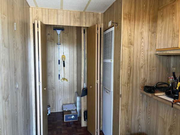 1985 Golden West Seacliff Mobile Home