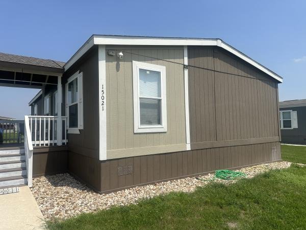2021 Champion Home Builders, INC. 12-RM2848A Mobile Home