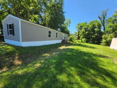 Mobile Home at 1190 S Dixie Blvd Lot 75 Radcliff, KY 40160
