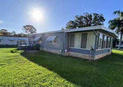 Photo 4 of 28 of home located at 7 Emerald Dr Eustis, FL 32726