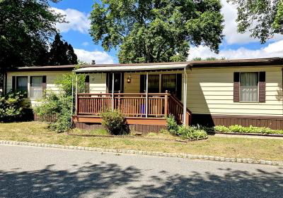 Mobile Home at 304 Woods End Court Spotswood, NJ 08884