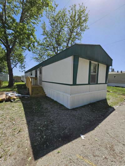 Mobile Home at 930 Graphic Arts Rd, Lot 58 Emporia, KS 66801