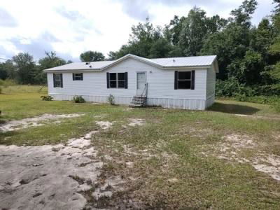 Mobile Home at 6363 B Paradise Club Rd Greenwood, FL 32443