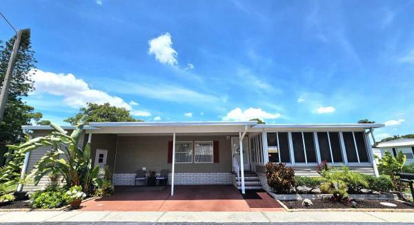 Photo 1 of 2 of home located at 9925 Ulmerto Rd., #337 Largo, FL 33771