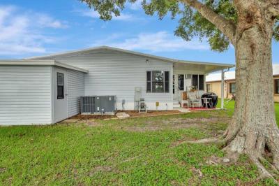 Photo 4 of 10 of home located at 14102 Cisne Circle Fort Pierce, FL 34951