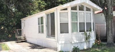 Mobile Home at 1124 Chicago Bulls St Avon Park, FL 33825