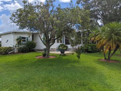 Photo 3 of 16 of home located at 255 Lynhurst Dr Auburndale, FL 33823