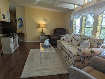 Photo 4 of 16 of home located at 255 Lynhurst Dr Auburndale, FL 33823