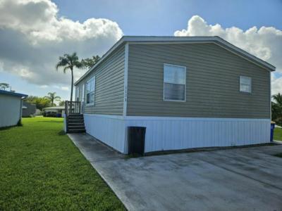 Photo 2 of 6 of home located at 5000 SE Federal Highway #1103 Stuart, FL 34997