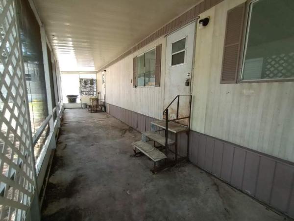 1982 HOMETTE Manufactured Home