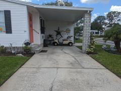 Photo 3 of 16 of home located at 24 E Hampton Dr Auburndale, FL 33823