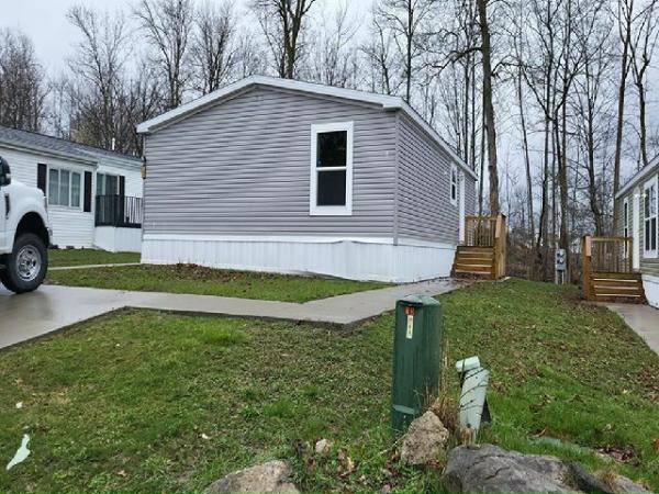 2021 Clayton - Lewistown PA 56GEM28403AH21-ZIRCON Manufactured Home