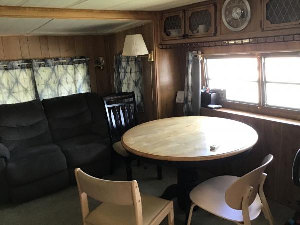 1984 Town & Country Mobile Home