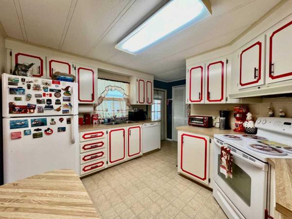 1983 CORO Manufactured Home