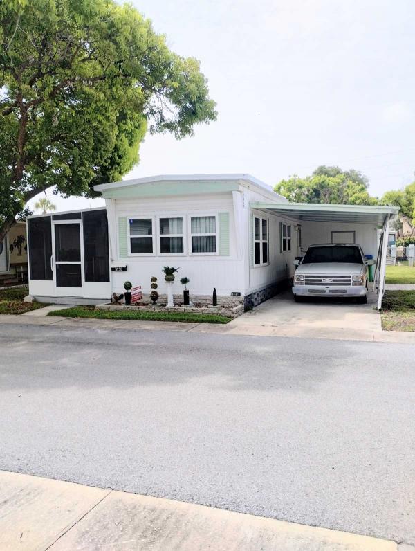 1970 Hillcrest Mobile Home