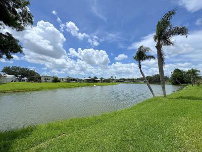 Photo 4 of 31 of home located at 4307 Buena Vista Dr N Ellenton, FL 34222