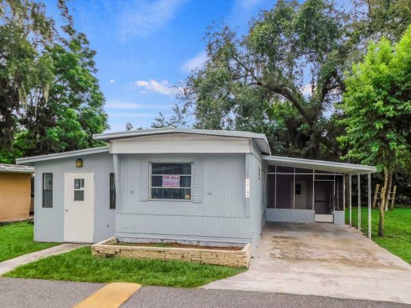 1975 Hillcrest Mobile Home