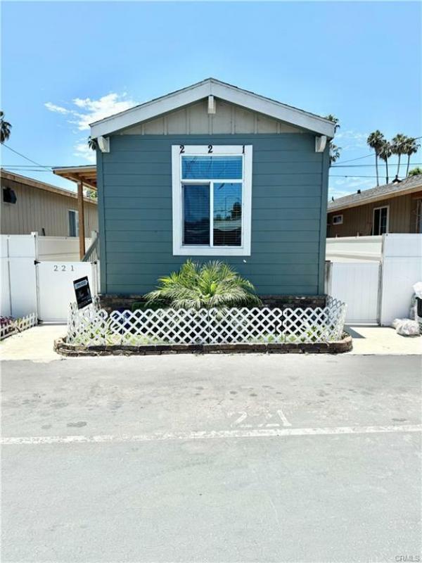 Photo 1 of 2 of home located at 400 E. Arbor St. # 221 Long Beach, CA 90805