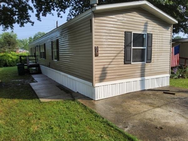 2016 THE BREEZ Manufactured Home