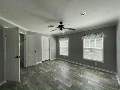 Photo 5 of 21 of home located at 13206 Grape Avenue Grand Island, FL 32735