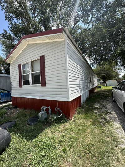 Mobile Home at 204B W Cherry Blossom Ln Wellington, KS 67152