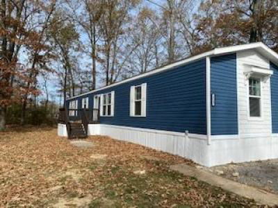 Mobile Home at 1246 S Jackson St Lot #113 Tullahoma, TN 37388