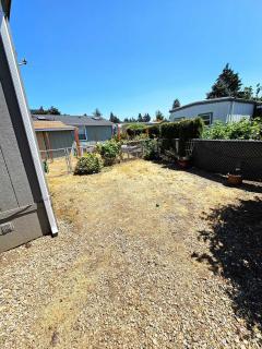 Photo 4 of 12 of home located at 77500 S 6th Street, Sp. #D-6 Cottage Grove, OR 97424