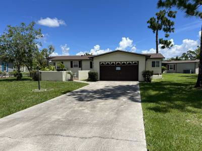 Mobile Home at 19423 Tarpon Woods.ct North Fort Myers, FL 33903