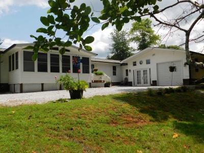 Mobile Home at 13 Crocus Dr. Hendersonville, NC 28792