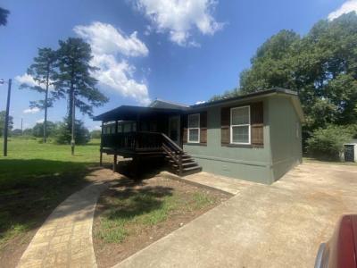 Mobile Home at 8307 Caladium Rd Ore City, TX 75683