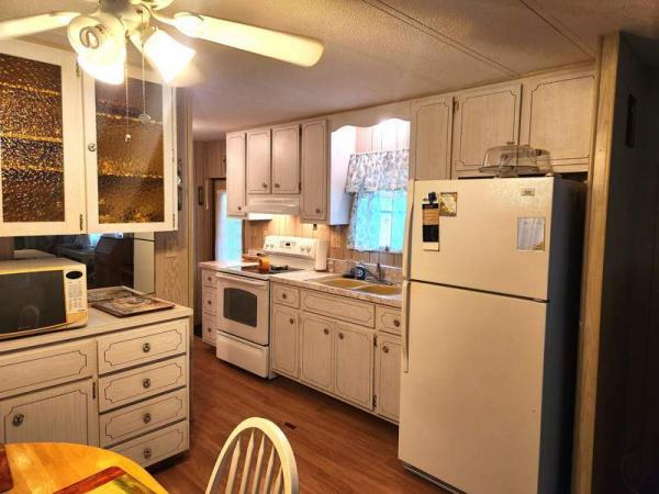 1972 MONT Manufactured Home