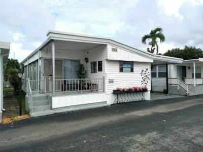 Mobile Home at 351 Lone Pine Lane Pembroke Park, FL 33009