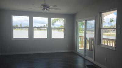 Photo 5 of 10 of home located at 19333 Summerlin Rd Fort Myers, FL 33908