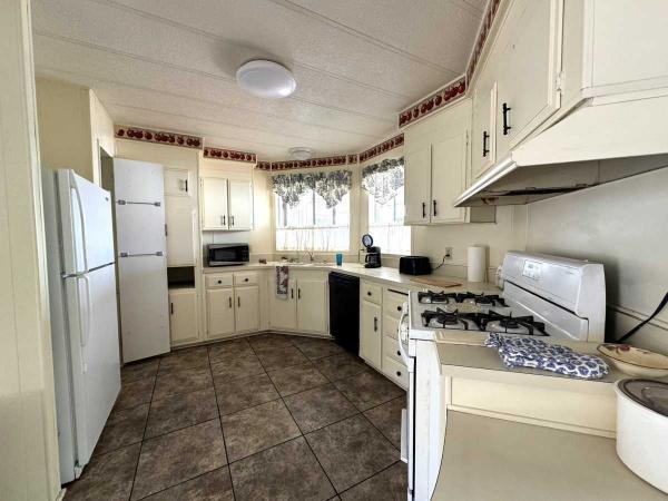 1980 Fleetwood DEVONSHIRE Mobile Home